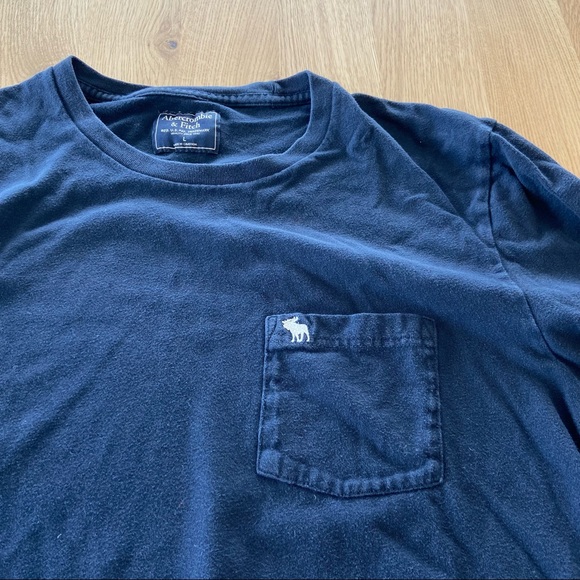 Abercrombie & Fitch Men’s Navy Longsleeve - Picture 4 of 6